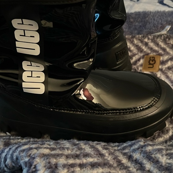 UGG Plush snow/Rain Boots - Picture 1 of 7